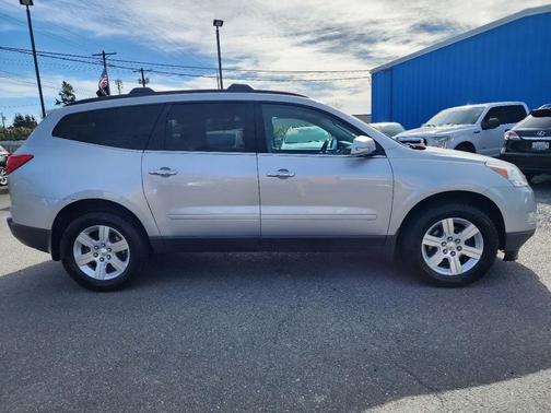 Silver Ice Metallic 2012 Chevrolet Traverse LT