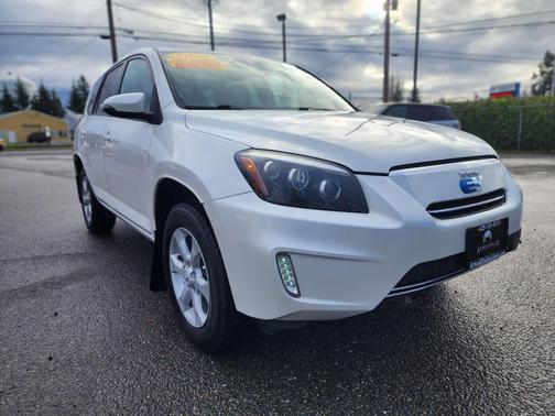 2014 Toyota RAV4 EV FWD 4dr (Natl)