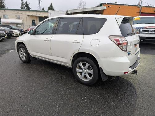 2014 Toyota RAV4 EV FWD 4dr (Natl)