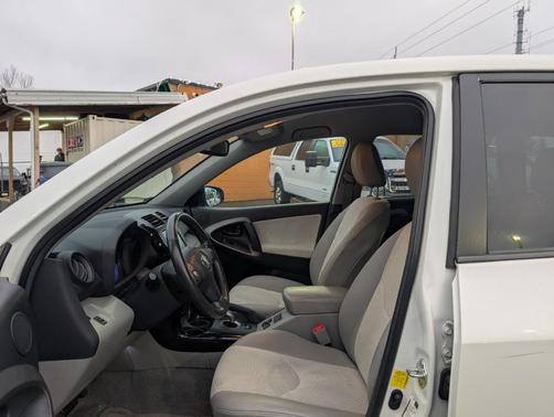 2014 Toyota RAV4 EV FWD 4dr (Natl)