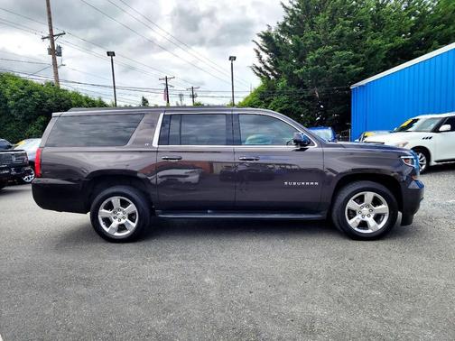 2017 Chevrolet Suburban LT