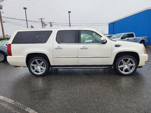 2007 Cadillac Escalade ESV Standard