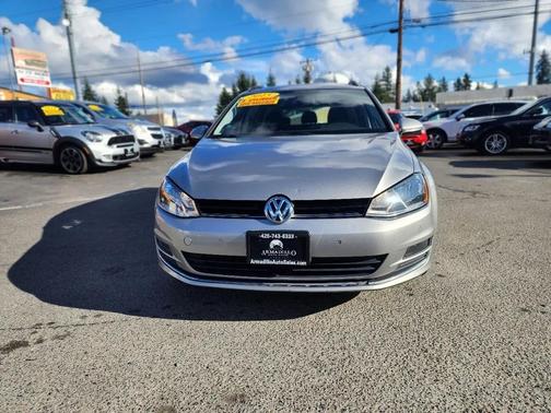 2015 Volkswagen Golf SportWagen TDI SE 4-Door