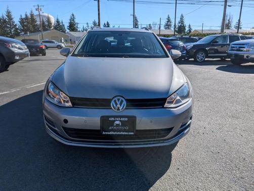 2015 Volkswagen Golf SportWagen TDI SE 4-Door