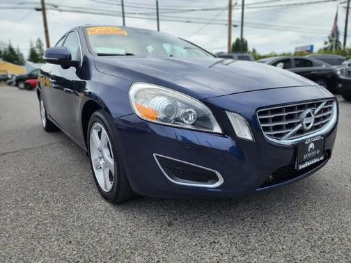 Caspian Blue Metallic 2013 Volvo S60 T5