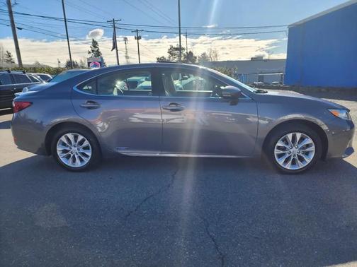 2014 Lexus ES 300h Base