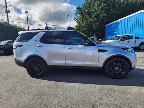 2017 Land Rover Discovery SE