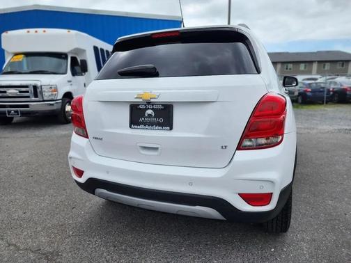 Summit White 2018 Chevrolet Trax LT