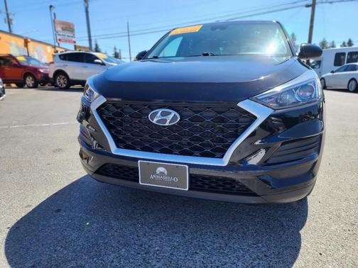 Black Noir Pearl 2019 Hyundai TUCSON SE