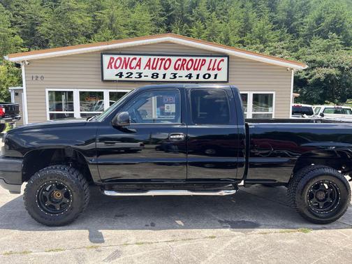 2004 Chevrolet Silverado 2500 LT H/D Extended Cab