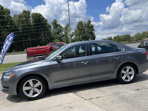 2014 Volkswagen Passat 2.5L SE