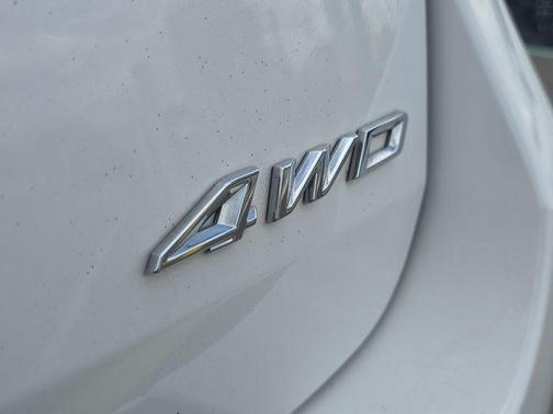 White Metallic 2021 Ford Explorer Platinum