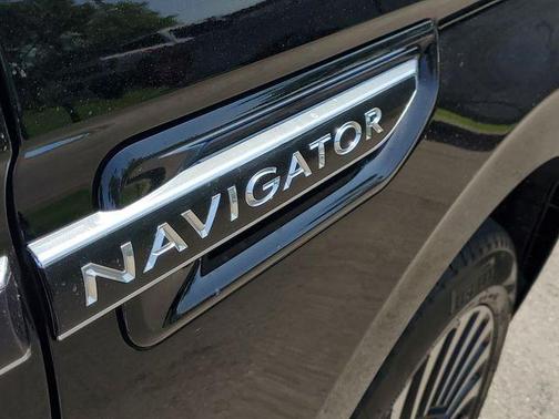 Black 2021 Lincoln Navigator L Black Label