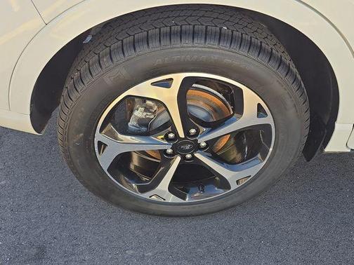 White Metallic 2023 Ford Escape ST-Line Elite