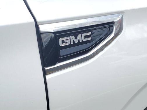 White Frost 2021 GMC Yukon Denali