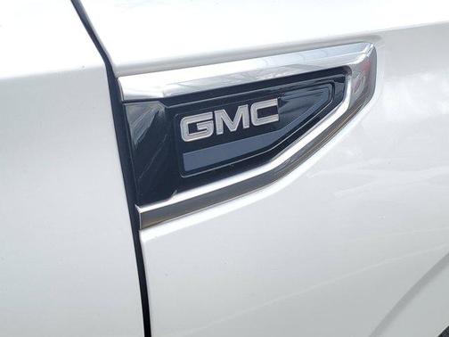 White Frost 2021 GMC Yukon Denali
