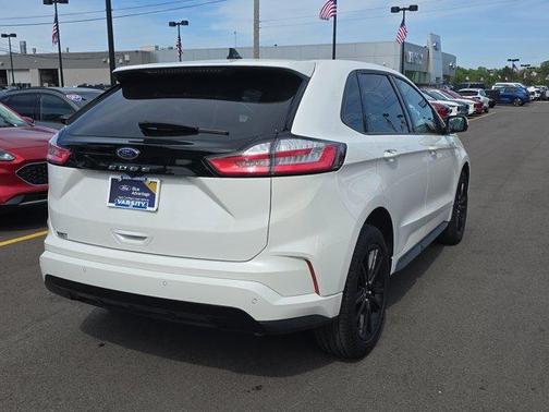 White Metallic 2024 Ford Edge ST Line