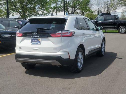 White Metallic 2023 Ford Edge SEL