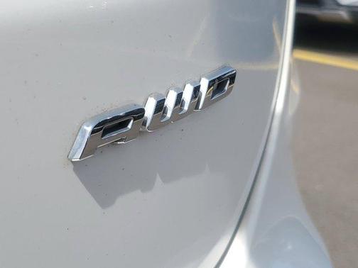 White Metallic 2023 Ford Edge SEL