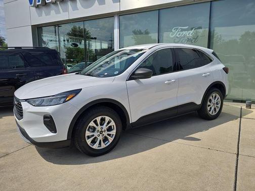 Oxford White 2023 Ford Escape Active