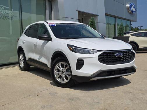 Oxford White 2023 Ford Escape Active