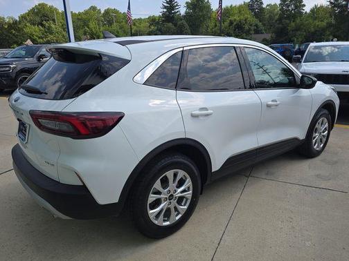 Oxford White 2023 Ford Escape Active
