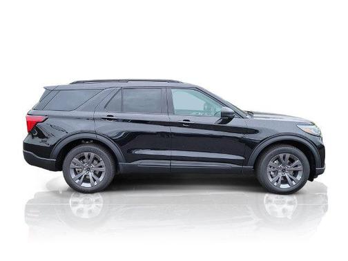 Agate Black Metallic 2027 Ford Explorer