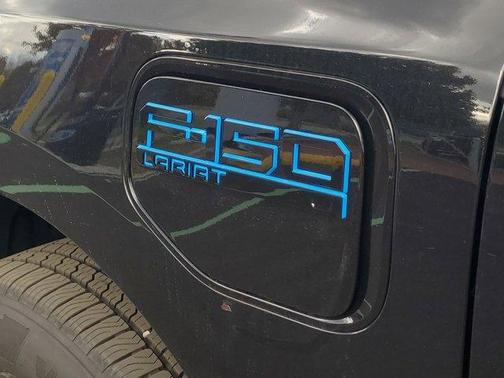 2025 Ford F-150 Lightning LARIAT