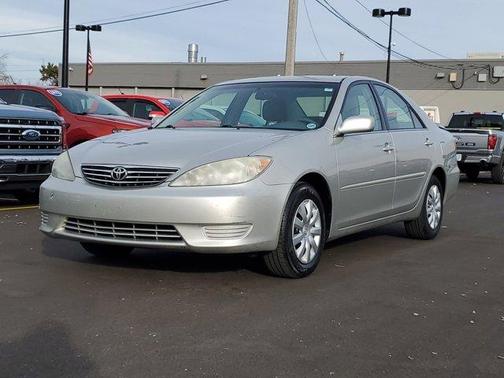2005 Toyota Camry LE