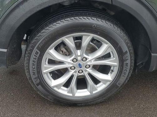 Forged Green Metallic 2024 Ford Explorer XLT