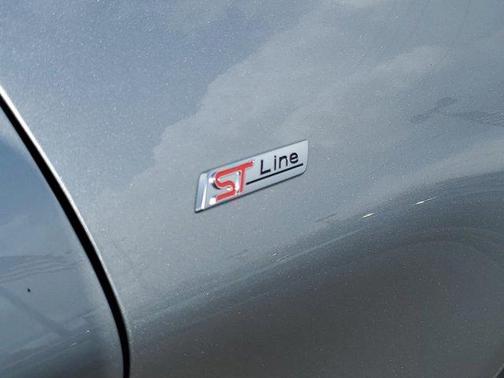 Silver Metallic 2024 Ford Explorer ST-Line