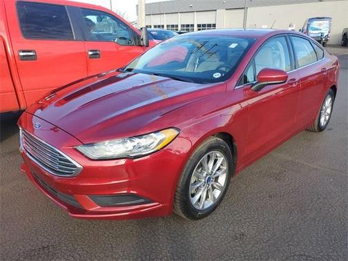 Photo 2 of 28 of 2017 Ford Fusion SE