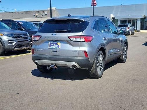 Silver Metallic 2022 Ford Escape Titanium