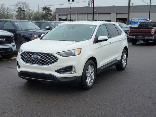 White Metallic 2024 Ford Edge SEL