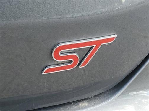 2022 Ford Edge ST