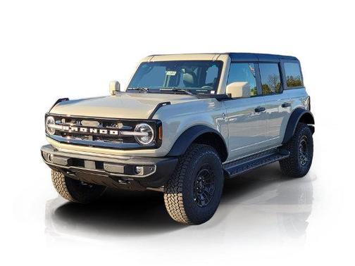 Desert Sand 2026 Ford Bronco Outer Banks