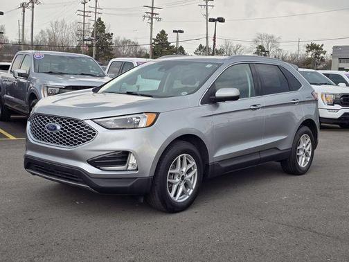 Iconic Silver Metallic 2023 Ford Edge SEL