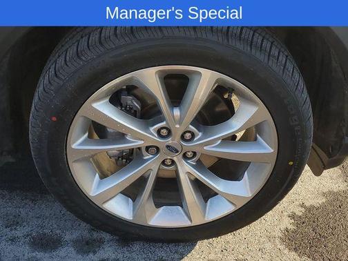 Rapid Red Metallic Tinted Clearcoat 2023 Ford Explorer Platinum