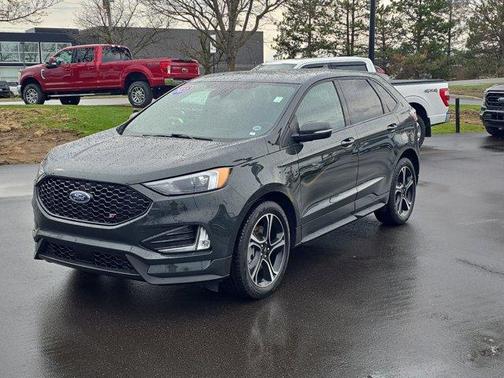 Forged Green Metallic 2023 Ford Edge ST