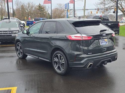 Forged Green Metallic 2023 Ford Edge ST