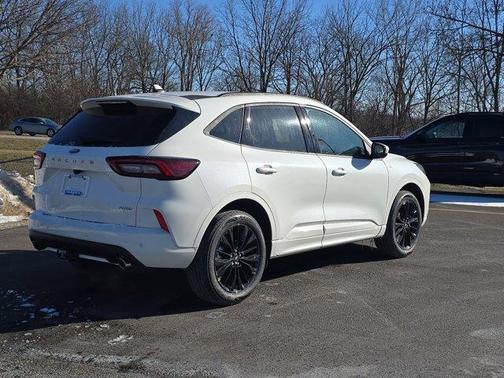 2026 Ford Escape ST-Line Elite