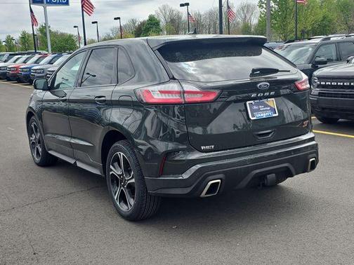 Green Metallic 2023 Ford Edge ST