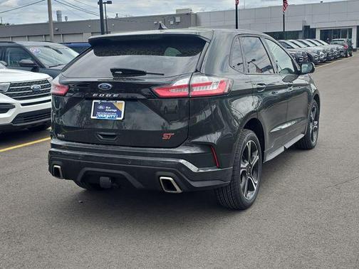 Green Metallic 2023 Ford Edge ST