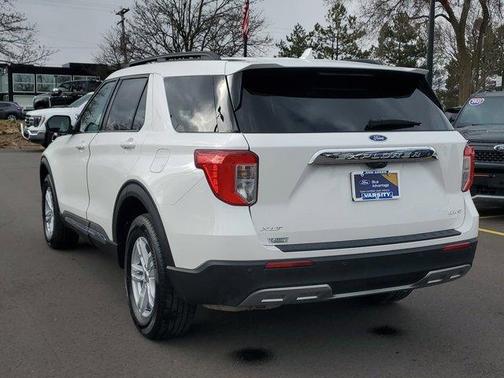 Star White 2024 Ford Explorer XLT
