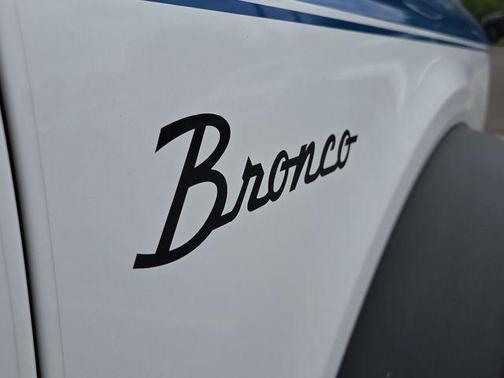 Blue Metallic 2022 Ford Bronco Badlands