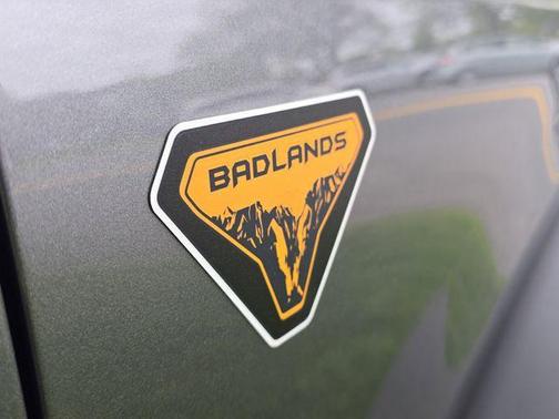 Gray Metallic 2022 Ford Bronco Badlands