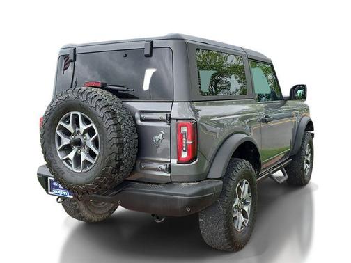 Gray Metallic 2022 Ford Bronco Badlands