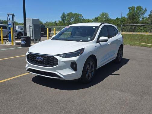 Oxford White 2023 Ford Escape ST-Line Select