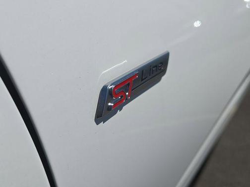 Oxford White 2023 Ford Escape ST-Line Select