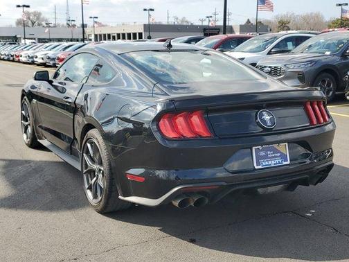 2022 Ford Mustang EcoBoost Premium